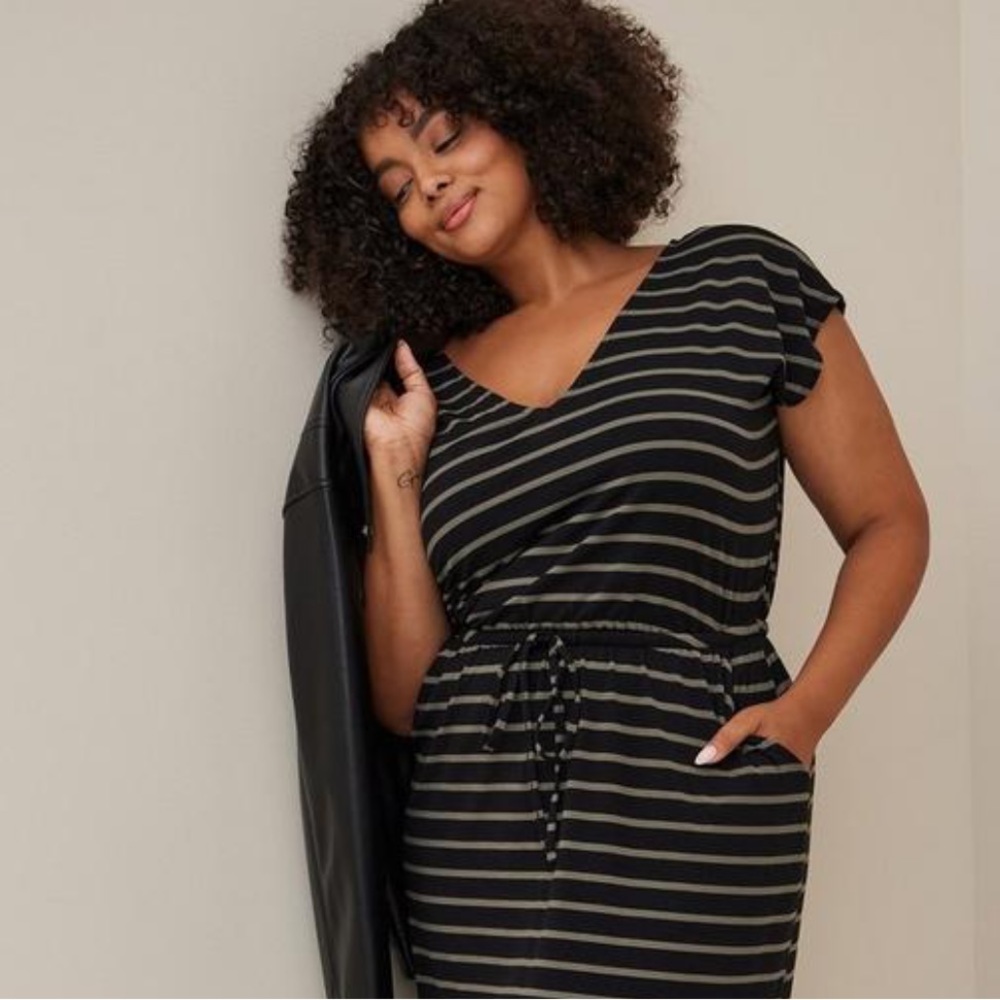 TORRID MIDI DOLMAN SLEEVE SLIT DRESS - SUPER SOFT STRIPE GREEN